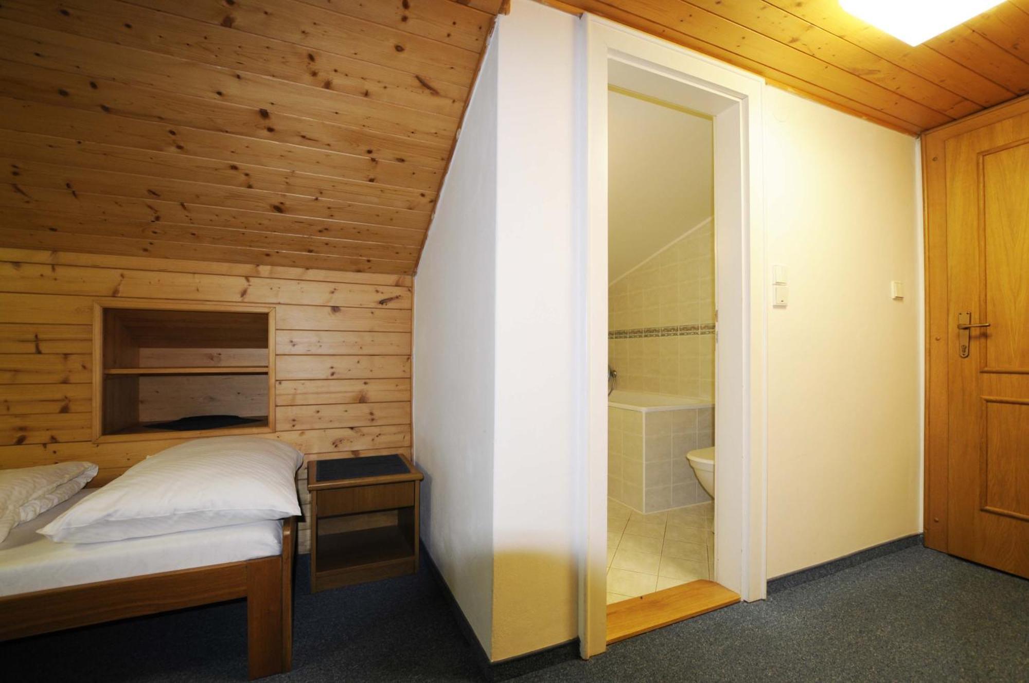 Horsky Pension Gendorf チェルニー・ドゥール 部屋 写真