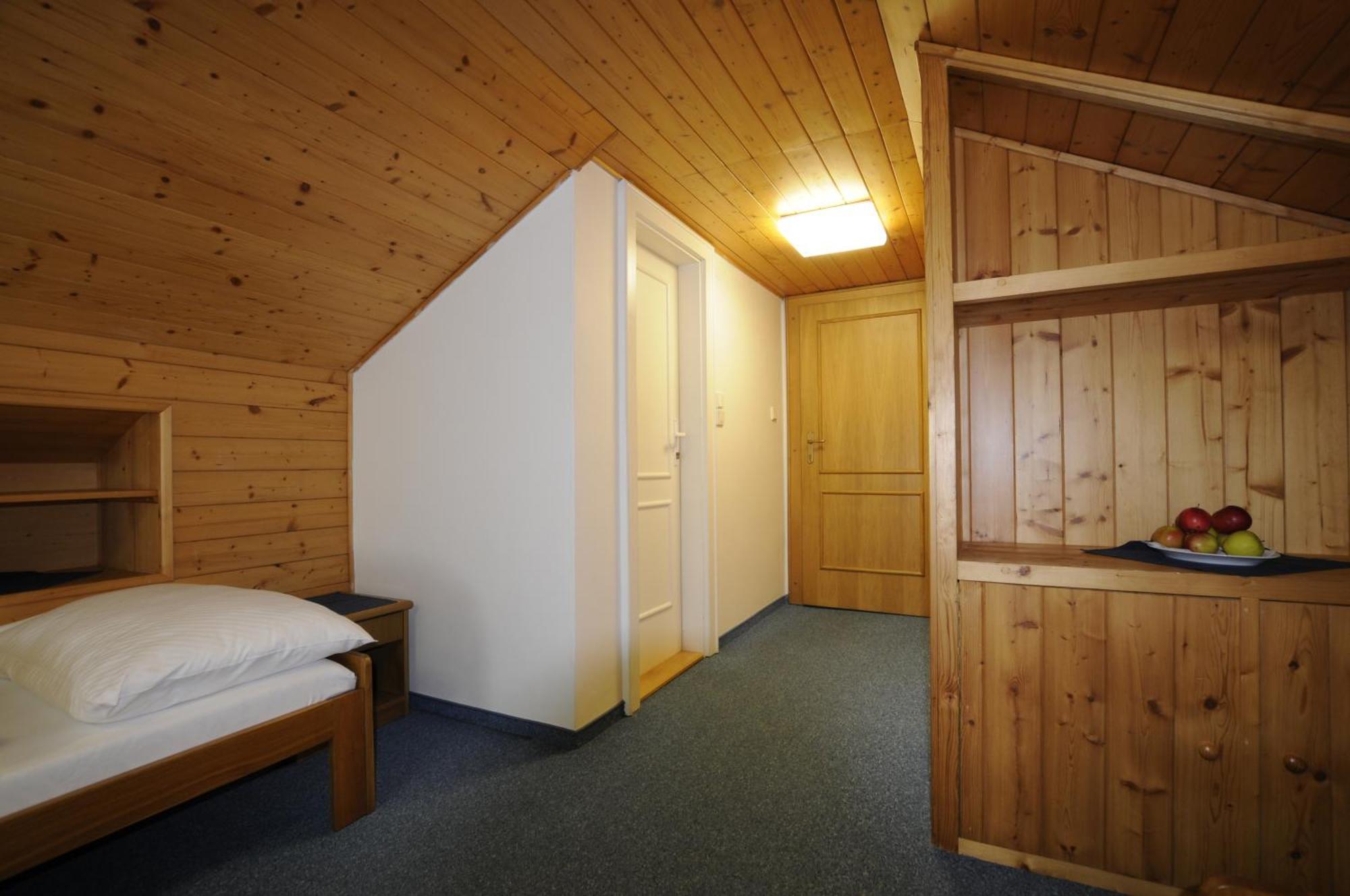 Horsky Pension Gendorf チェルニー・ドゥール 部屋 写真